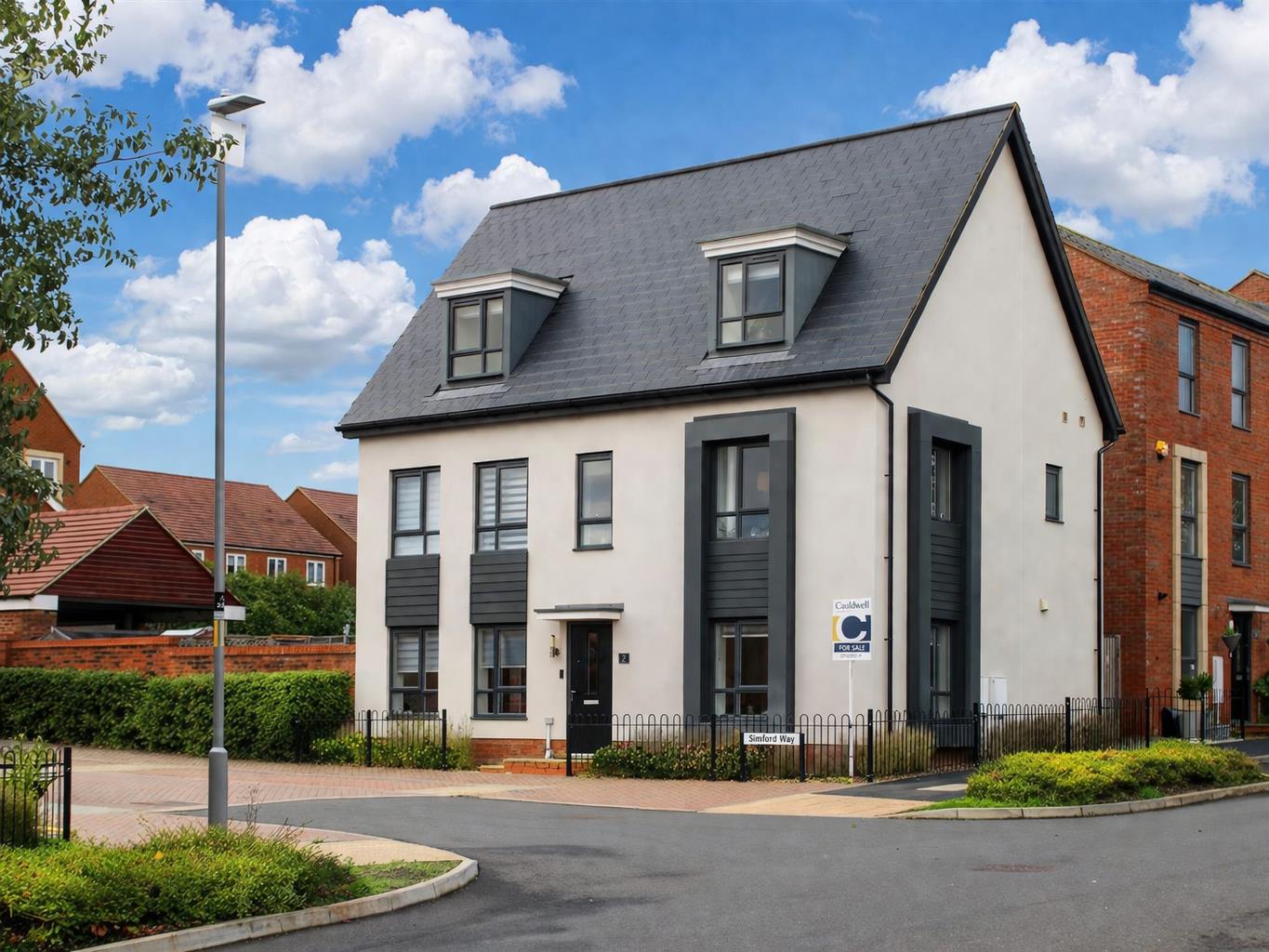 5 bed property in Simford Way, Milton Keynes